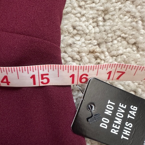 NWT Express Crew Neck Cap Sleeve Back Zipper Midi Sheath Dress size M (327) - Picture 8 of 12